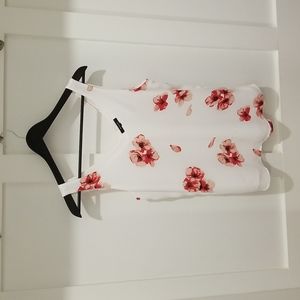 RW&Co Sleeveless V-neck, XS